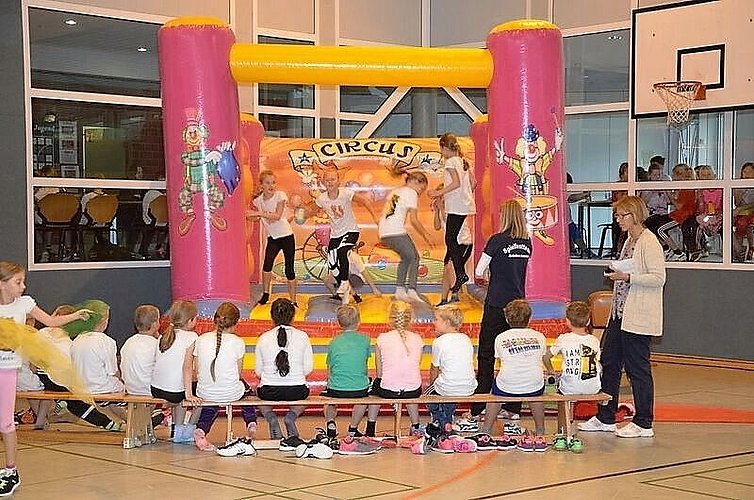 Spielfest_in_Petersfehn_am_01