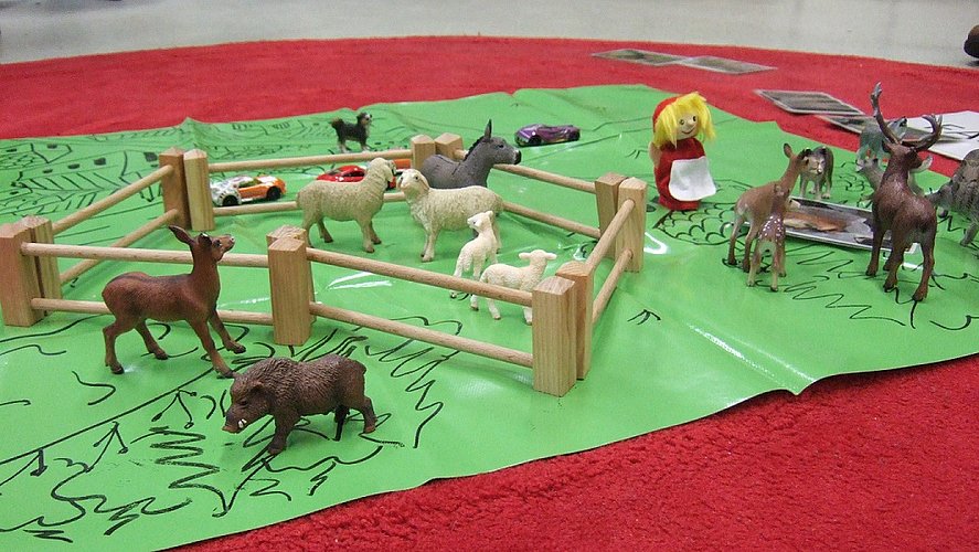 Kinder_tiere_spielen